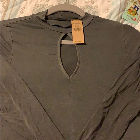 American Eagle Long Sleeve - Picture 3 of 5